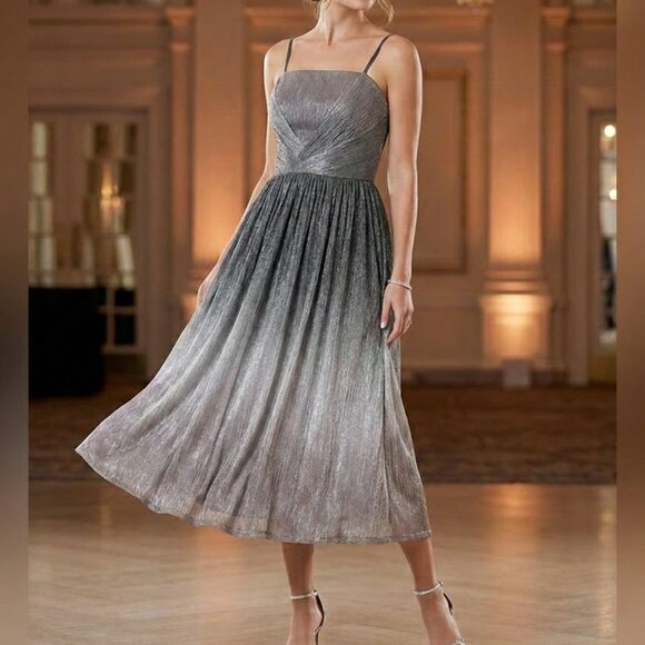 Dress the Population Dresses & Skirts - NWOT Dress The Population ‘Nadine’ Strapless Dress in Gold/Green Size Small